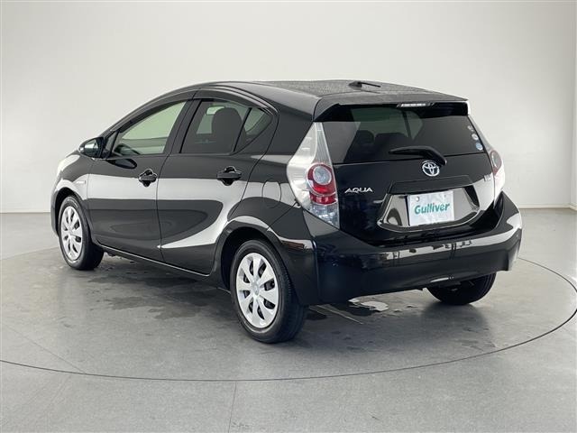 Toyota AQUA 2012 8274318-13