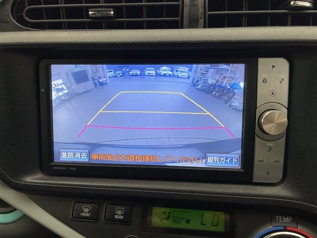 Toyota AQUA 2012 8274318-19