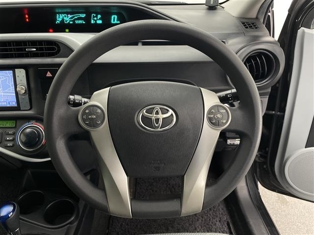 Toyota AQUA 2012 8274318-7