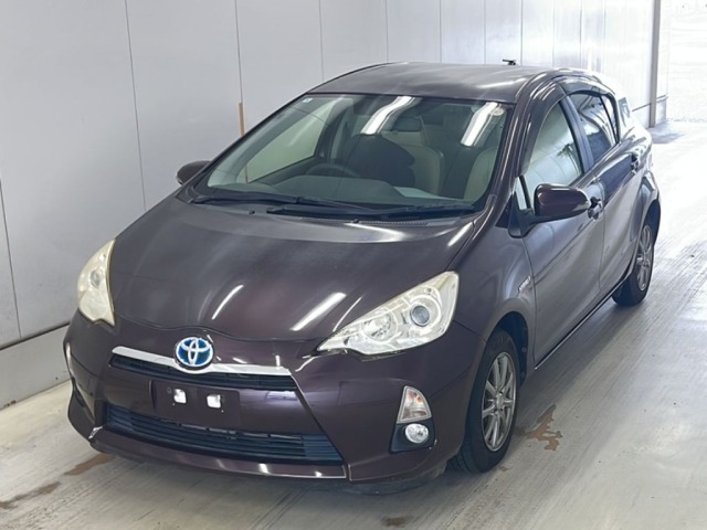 Toyota AQUA 2014 8274328-0