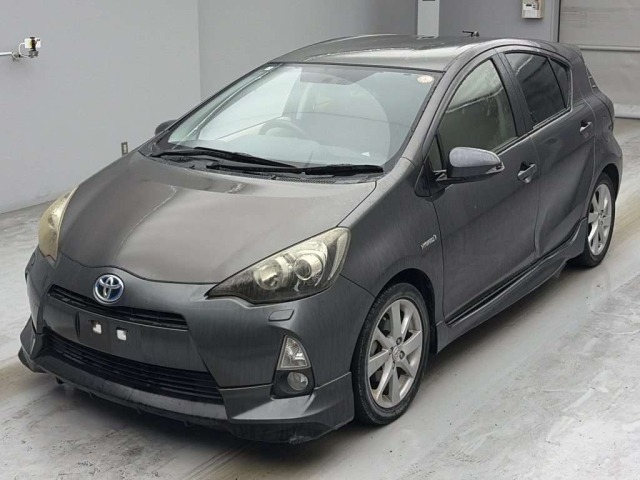 Toyota AQUA 2012 8274342-0