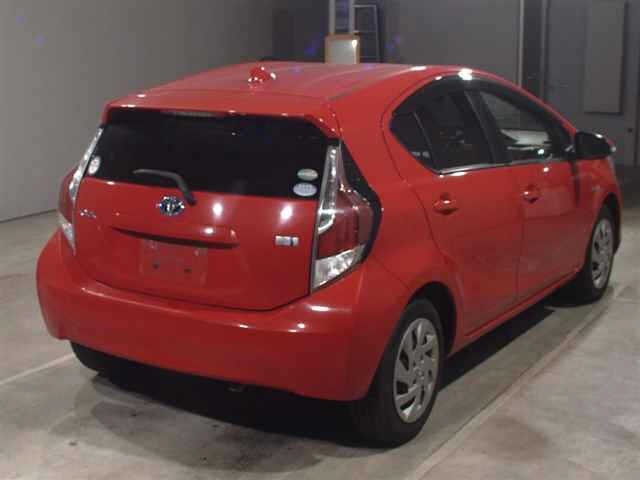 Toyota AQUA 2015 8274346-1