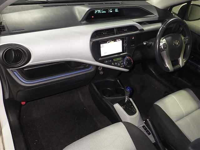 Toyota AQUA 2013 8274353-5
