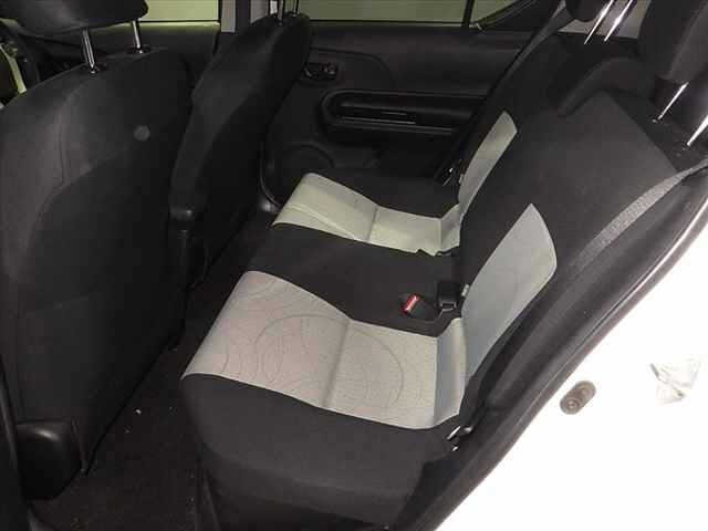Toyota AQUA 2013 8274353-6