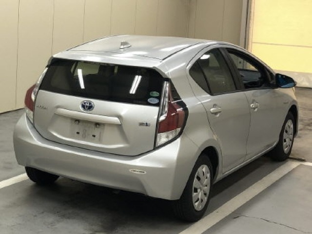 Toyota AQUA 2016 8274368-3