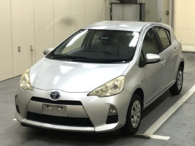 Toyota AQUA 2014 8274369-2