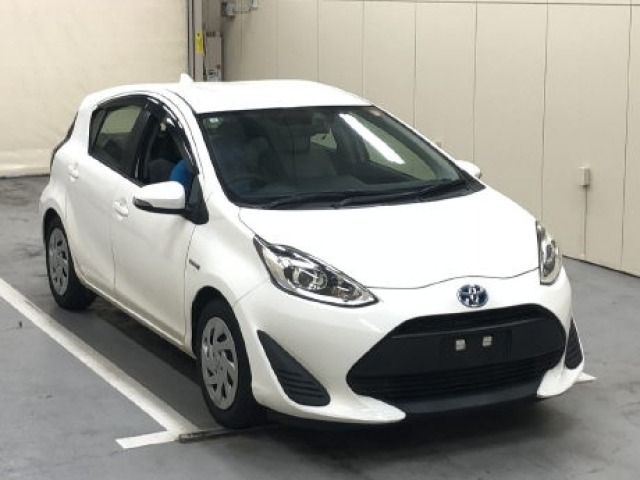 Toyota AQUA 2019 8274372-0