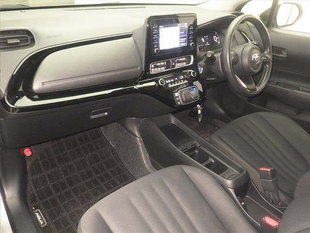 Toyota AQUA 2021 8274478-4