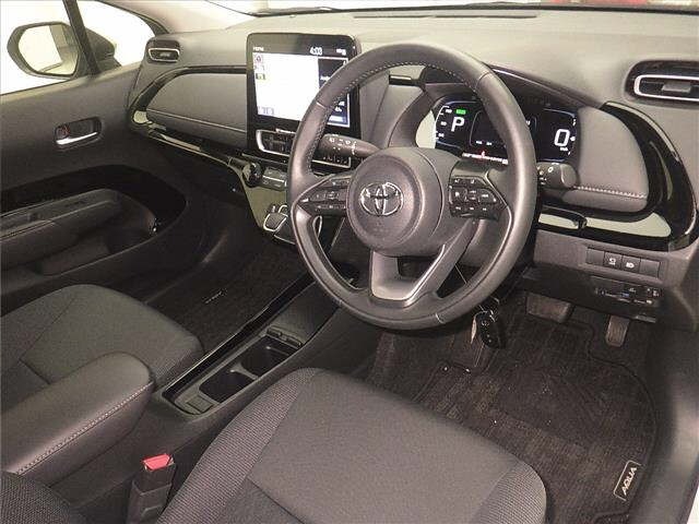 Toyota AQUA 2022 8274481-3