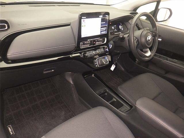 Toyota AQUA 2022 8274481-4