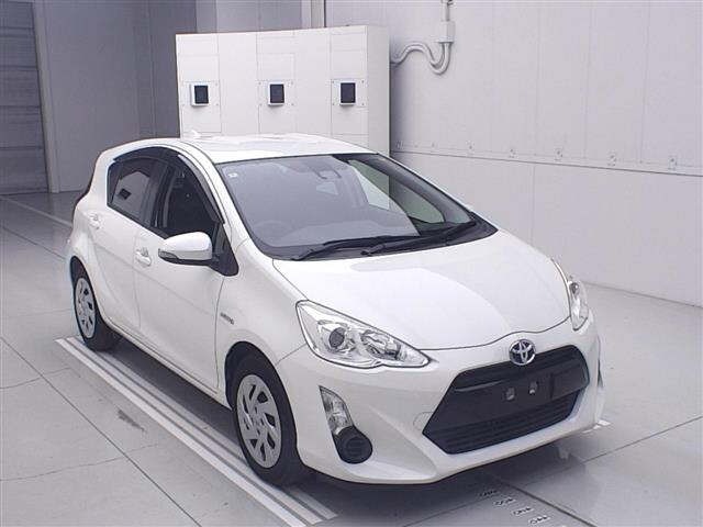 Toyota AQUA 2016 8274482-0