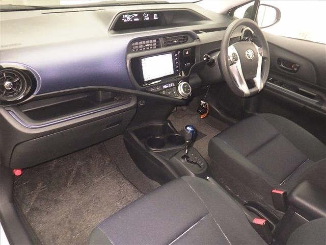 Toyota AQUA 2016 8274482-4