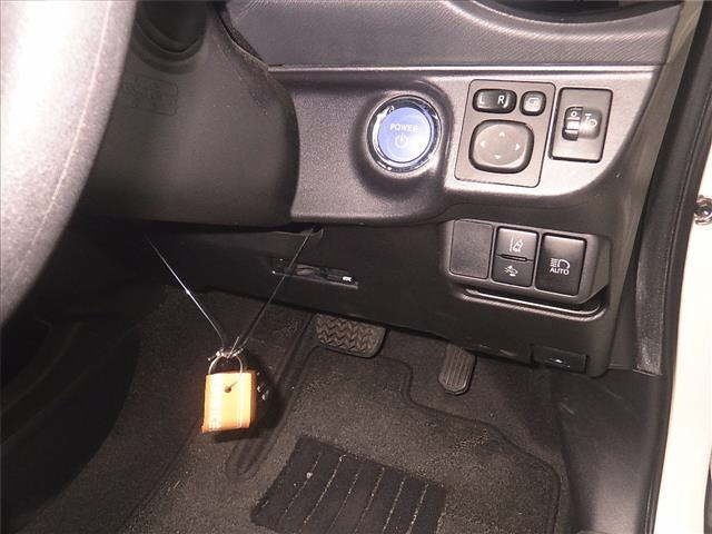 Toyota AQUA 2016 8274482-8