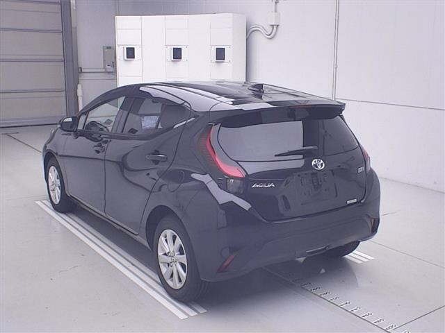 Toyota AQUA 2021 8274489-1