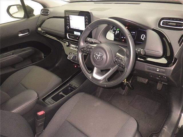 Toyota AQUA 2024 8274490-3