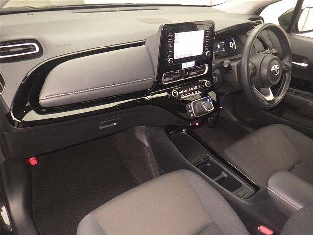 Toyota AQUA 2024 8274490-4