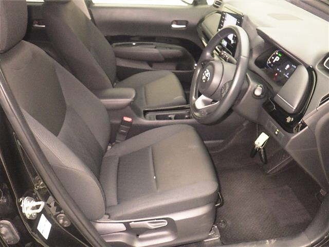 Toyota AQUA 2024 8274490-5
