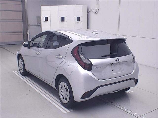 Toyota AQUA 2021 8274492-1