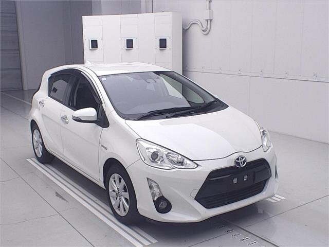 Toyota AQUA 2017 8274493-0