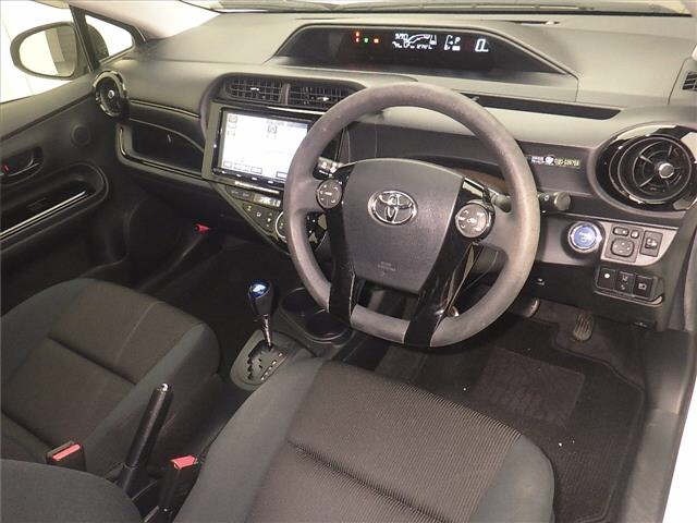 Toyota AQUA 2017 8274493-3