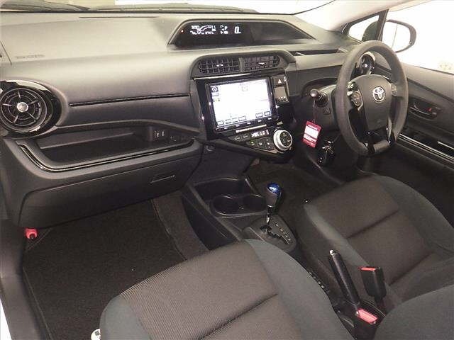Toyota AQUA 2017 8274493-4