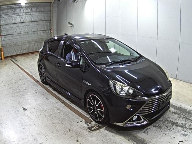 Toyota AQUA 2014 8274509-0