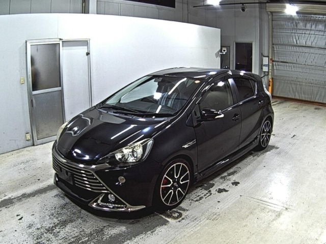 Toyota AQUA 2014 8274509-4