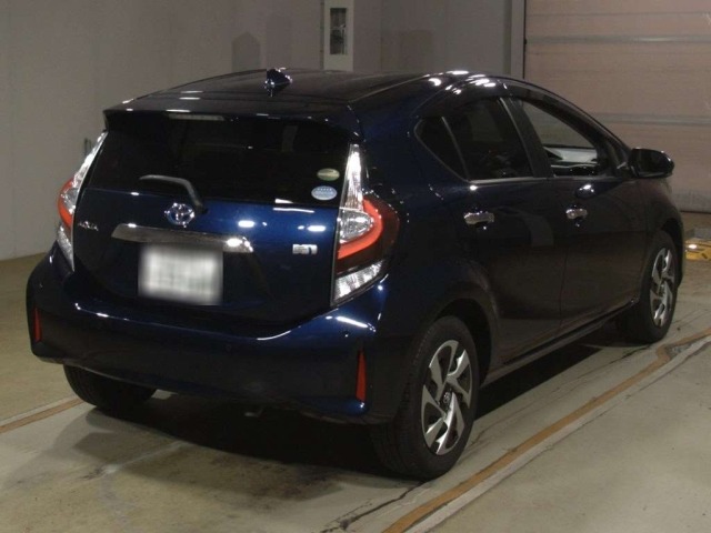 Toyota AQUA 2021 8274525-1