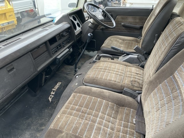Nissan ATLAS 1990 8293774-5