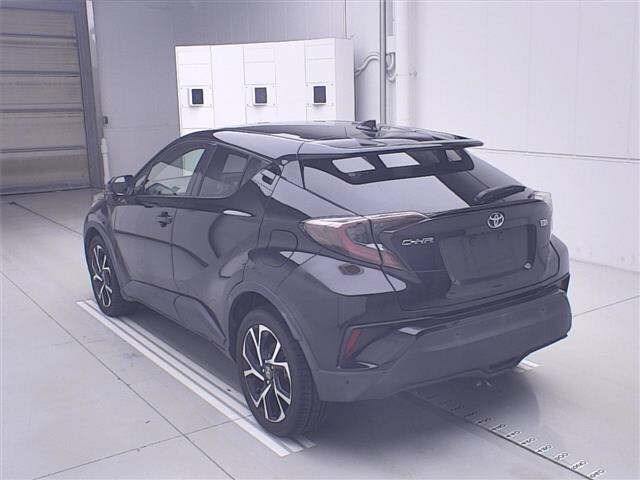 Toyota C-HR 2016 8286297-1