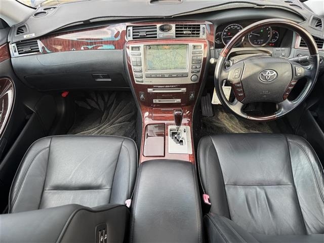 Toyota CROWN MAJESTA 2007 8294054-2
