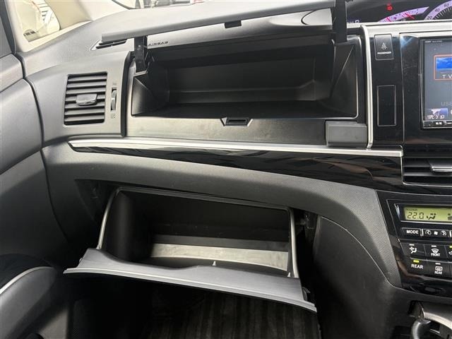 Toyota ESTIMA 2014 8292633-1