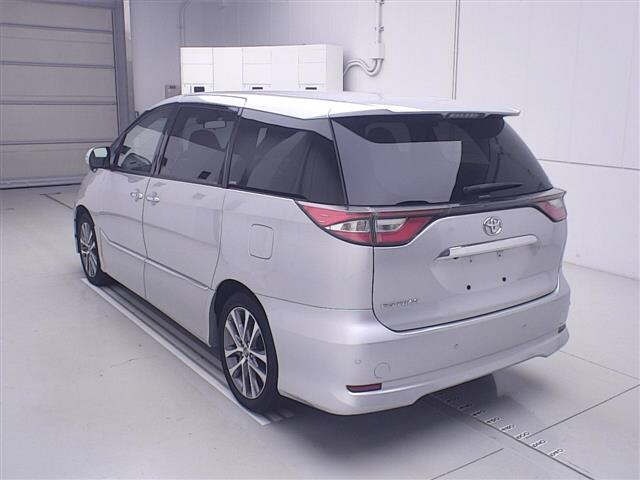 Toyota ESTIMA 2018 8292665-1
