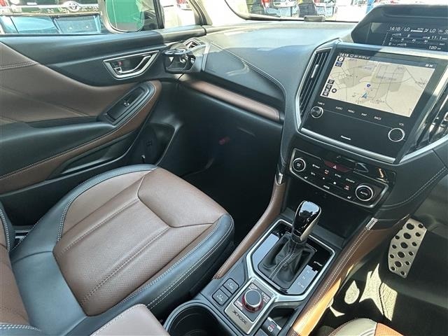 Subaru FORESTER 2022 8289658-4