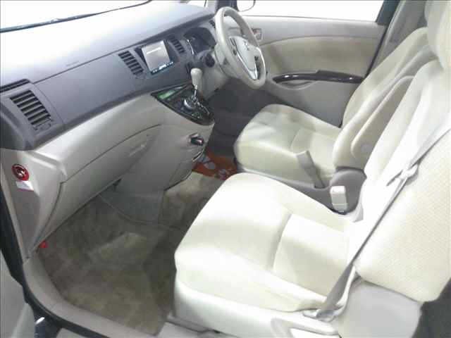 Toyota ISIS 2013 8291842-3
