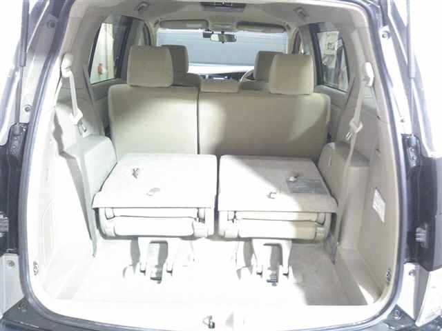 Toyota ISIS 2013 8291842-7