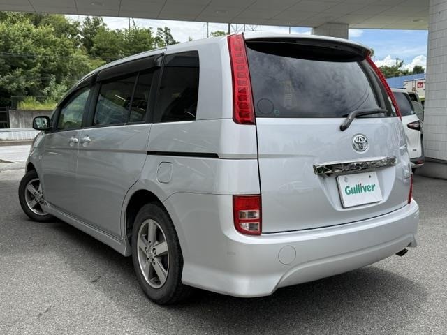 Toyota ISIS 2005 8291853-13