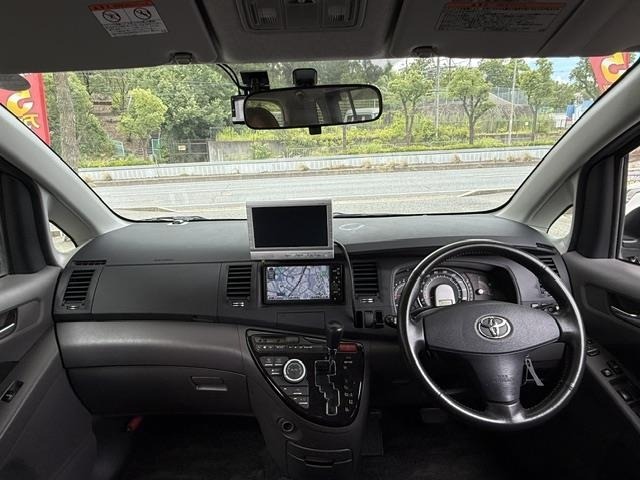 Toyota ISIS 2005 8291853-14