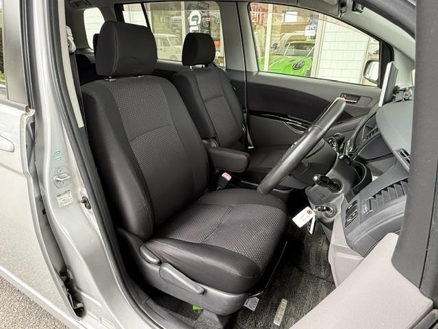Toyota ISIS 2005 8291853-15