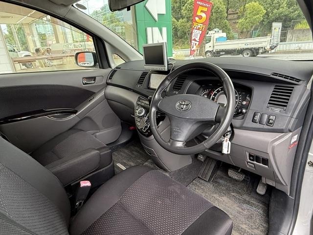 Toyota ISIS 2005 8291853-16