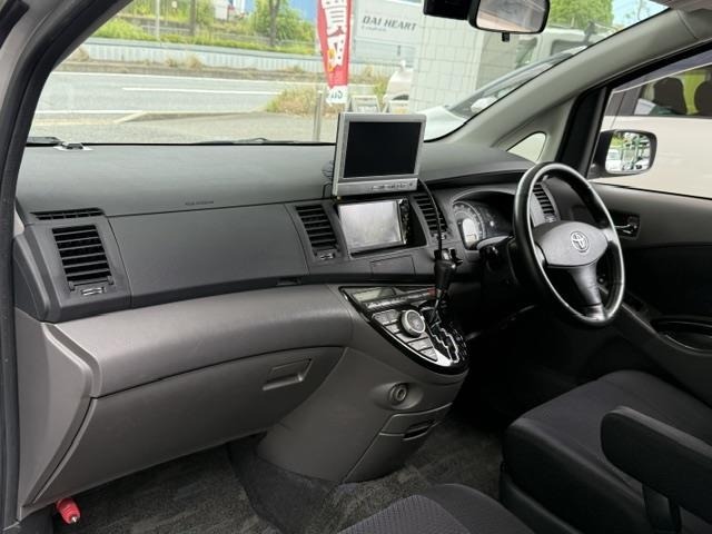 Toyota ISIS 2005 8291853-17