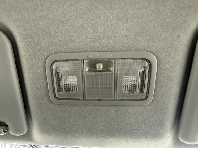 Toyota ISIS 2005 8291853-6