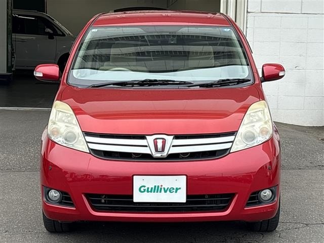 Toyota ISIS 2013 8291854-18