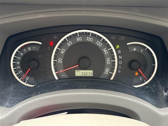 Toyota ISIS 2013 8291854-4
