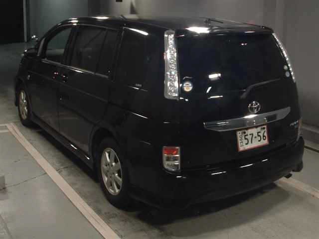 Toyota ISIS 2016 8291881-1