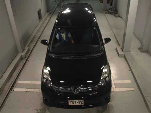 Toyota ISIS 2016 8291881-6