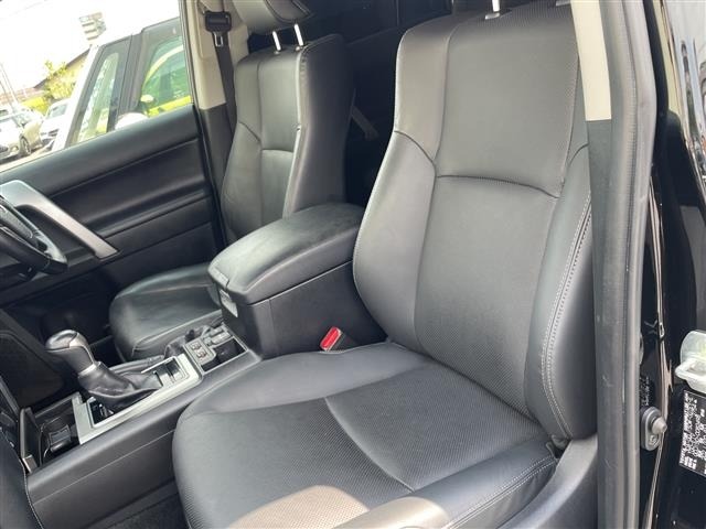 Toyota LAND CRUISER PRADO 2023 8292331-8