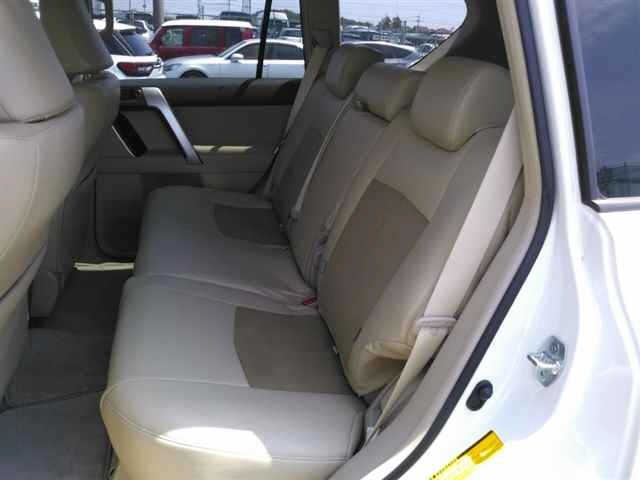 Toyota LAND CRUISER PRADO 2023 8292376-9