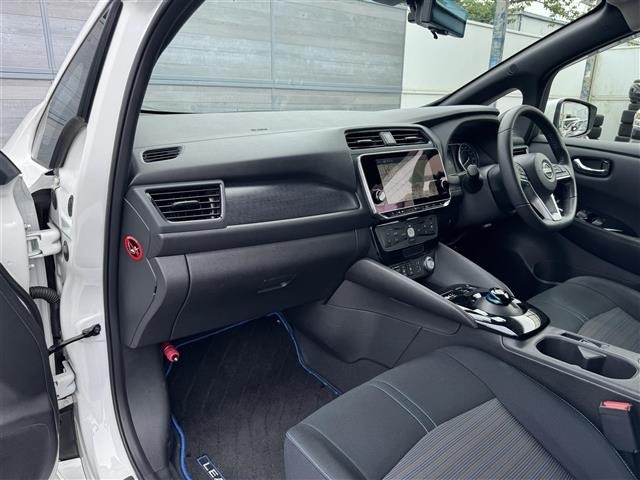 Nissan LEAF 2022 8286095-9