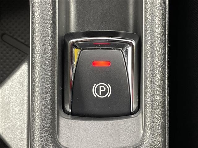 Nissan LEAF 2018 8286130-9